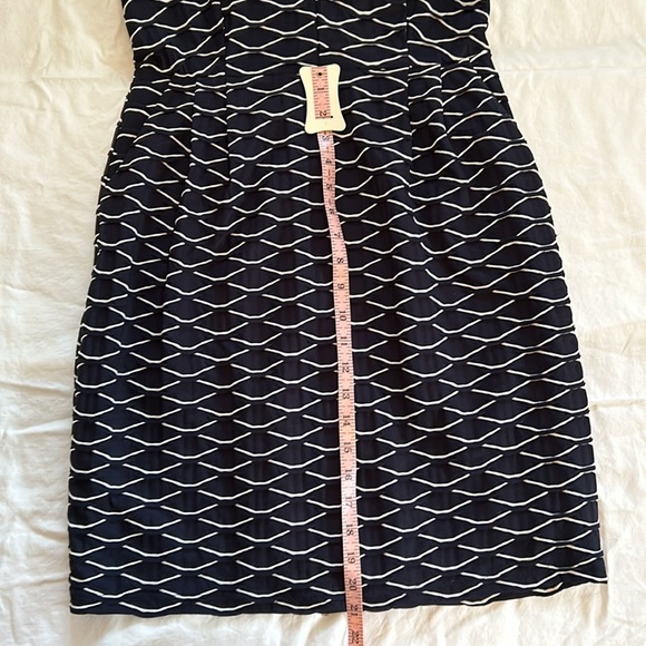 🔥Textured sleeveless dress with pockets and full length back zipper - very sexy - Picture 11 of 13